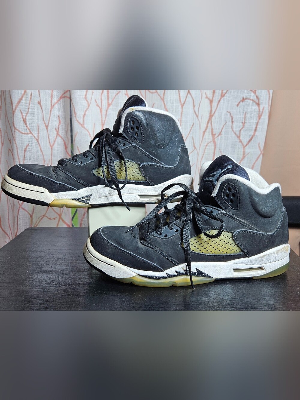 7Y Nike Air Jordan 5 Retro " Oreo " Sneakers